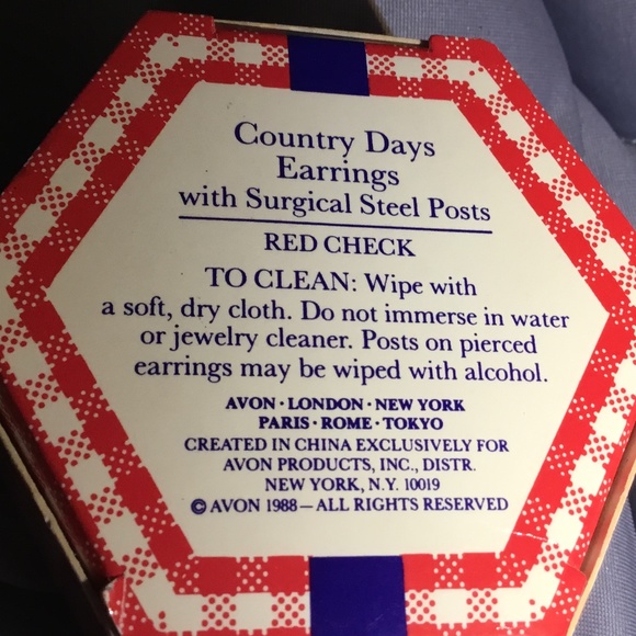 Avon Country Days Straw Hat Pin & Red Checked Bow Earrings~Vintage New in Box - Picture 6 of 9